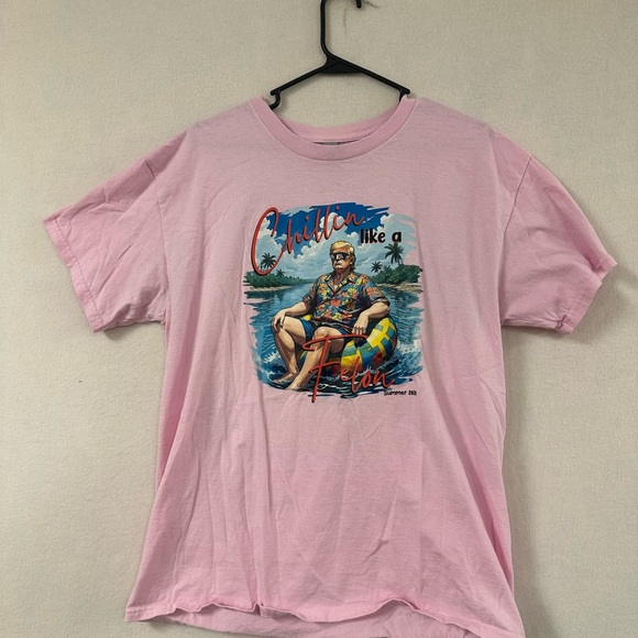 Gildan Other - Chillin Like A Felon Summer 2024 T-Shirt Mens Large Pink Donald Trump